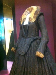 dress4